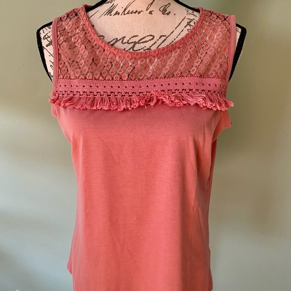 Daisy Fuentes Lace Trim Women's Top Size Medium - Picture 2 of 10